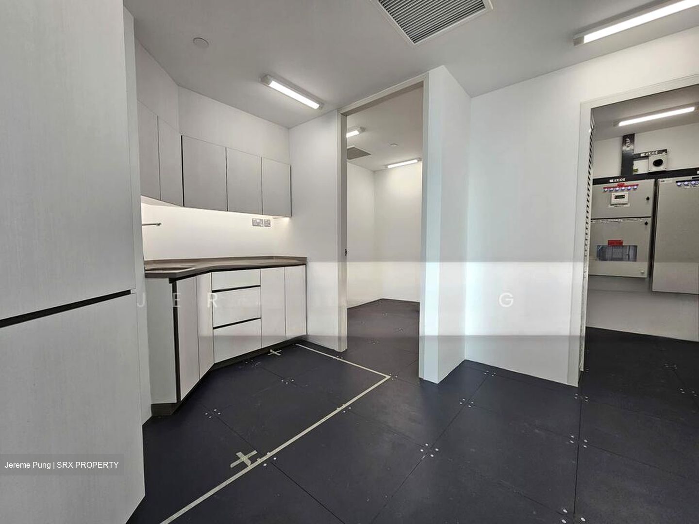 Skywaters Residences (D1), Office #576576941